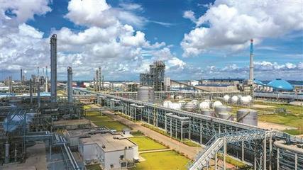 湛江經(jīng)濟(jì)技術(shù)開發(fā)區(qū):綠色低碳循環(huán)現(xiàn)代產(chǎn)業(yè)園加速崛起